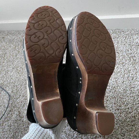 UGG | Lynnea Heeled Shearling Boot - Picture 7 of 14